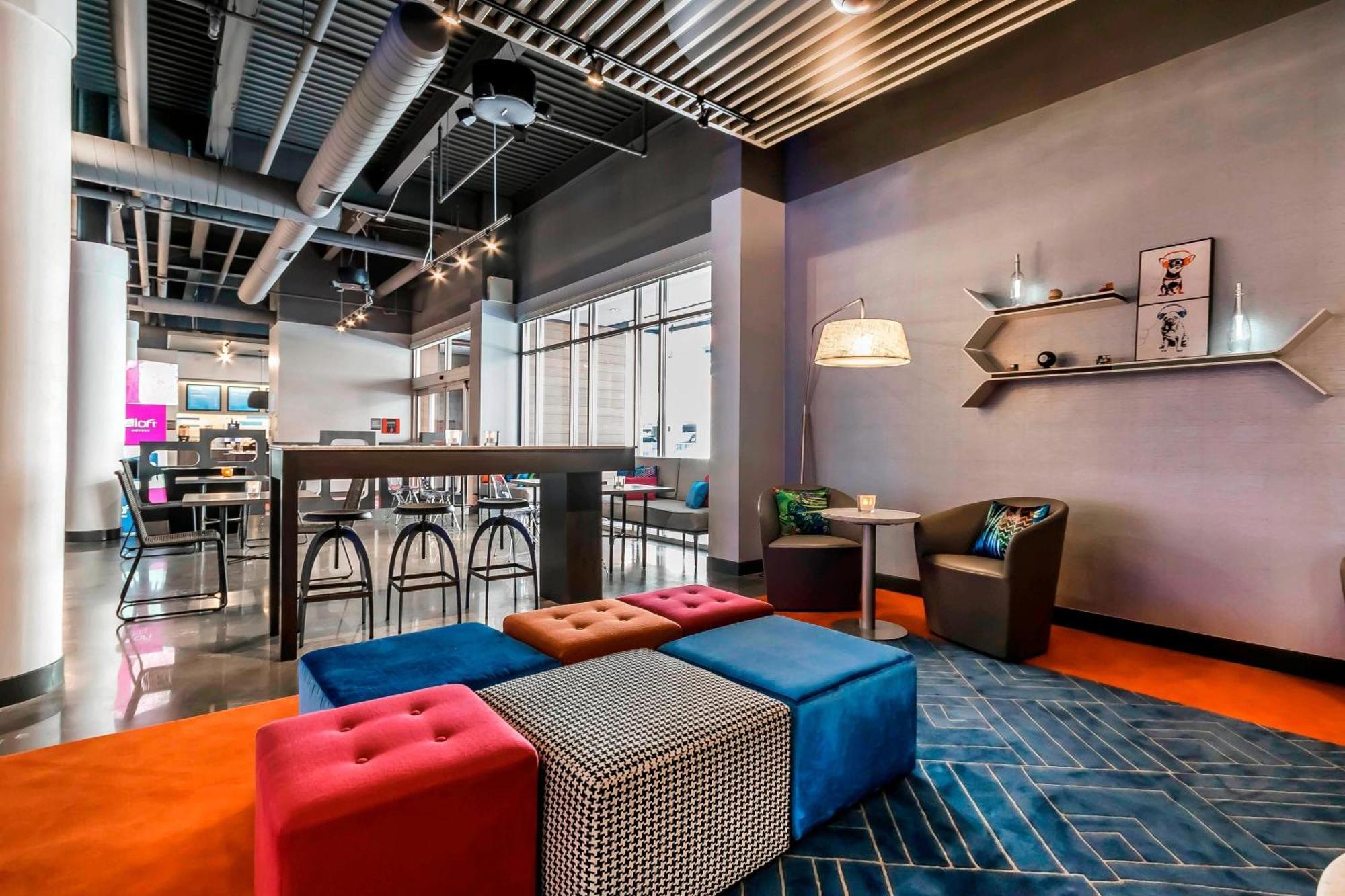 Aloft Newport On The Levee Hotel Exterior photo