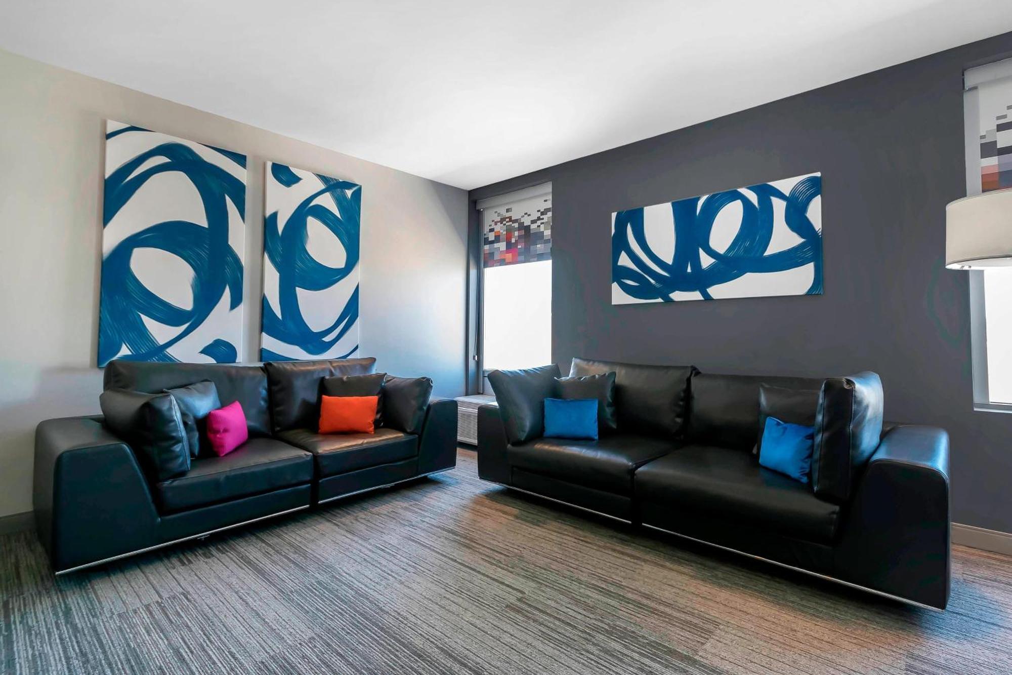 Aloft Newport On The Levee Hotel Exterior photo