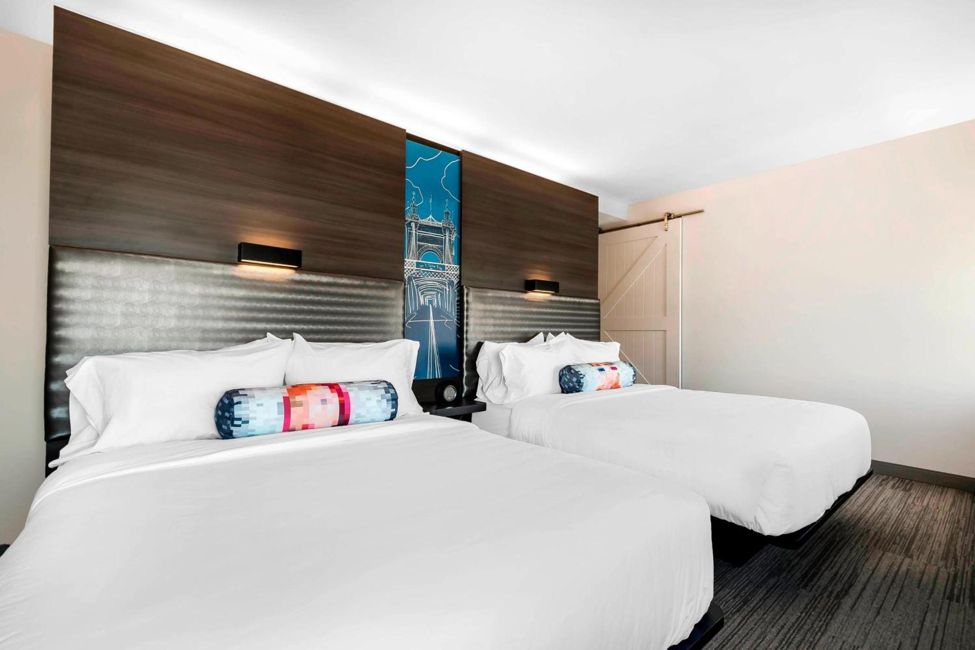 Aloft Newport On The Levee Hotel Exterior photo