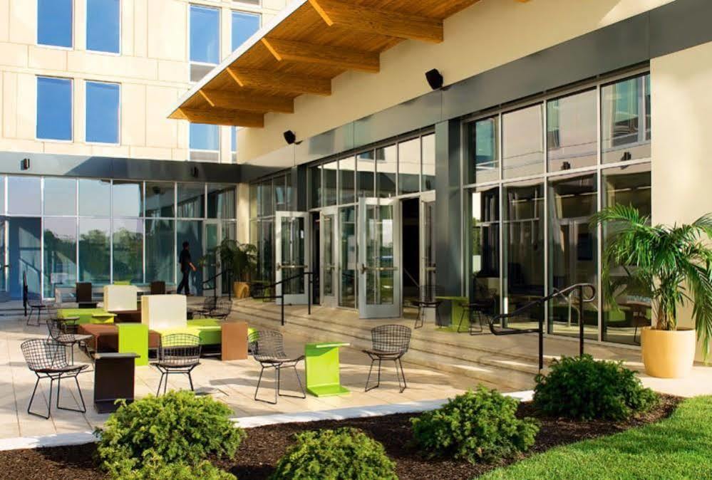 Aloft Newport On The Levee Hotel Exterior photo
