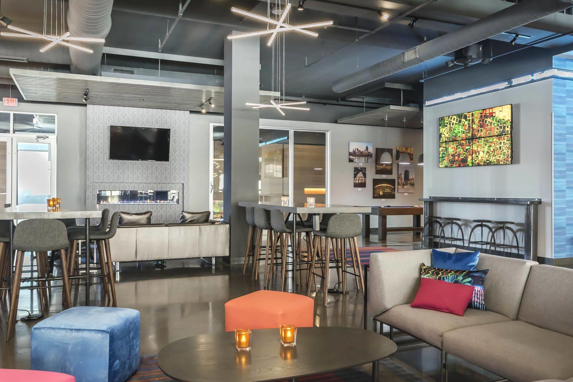 Aloft Newport On The Levee Hotel Exterior photo