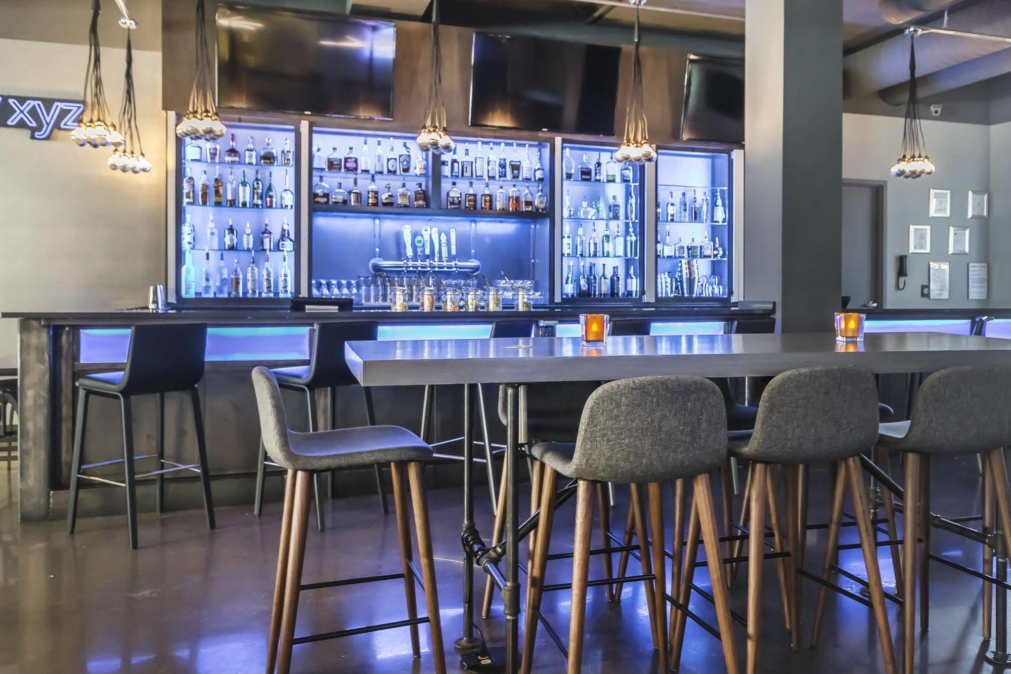 Aloft Newport On The Levee Hotel Exterior photo