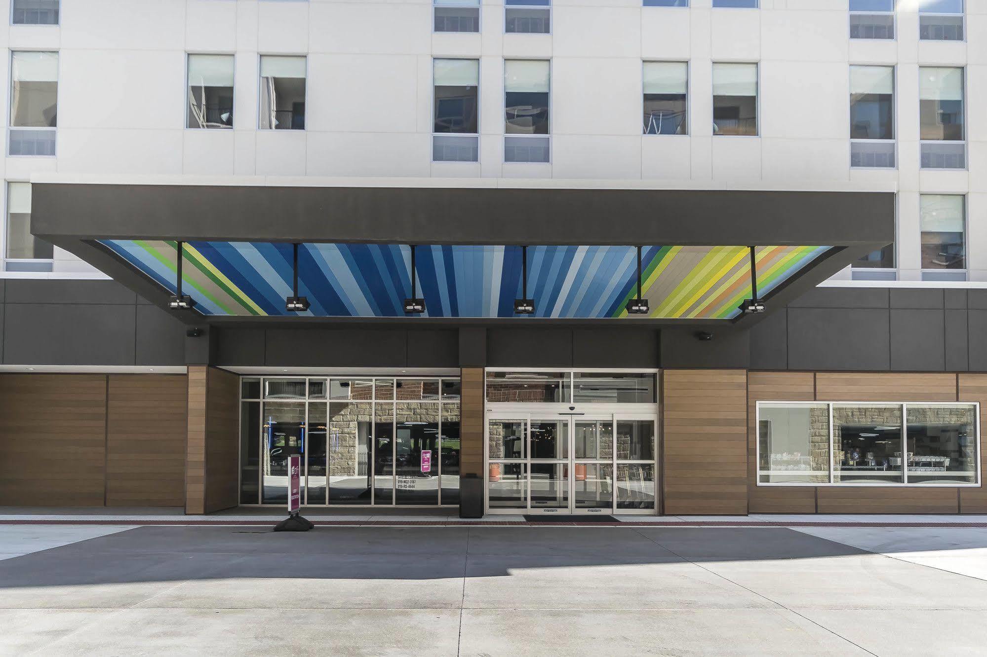 Aloft Newport On The Levee Hotel Exterior photo